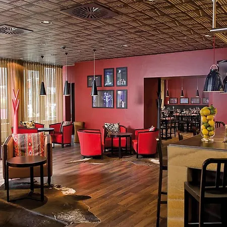 Adina Frankfurt Neue Oper Aparthotel 4*