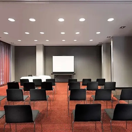 Adina Frankfurt Neue Oper Aparthotel 4*