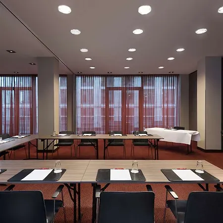 Adina Frankfurt Neue Oper Apartmanhotel