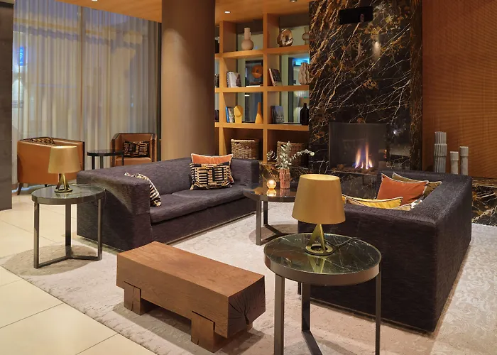 アディナ ノイエ オーパー アパートホテル 4*