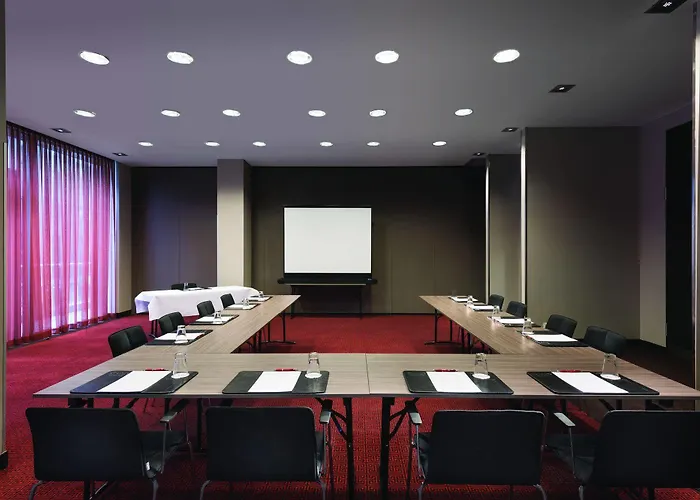 Lägenhetshotell Adina Frankfurt Neue Oper 4*