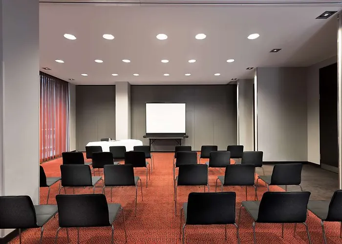 Adina Frankfurt Neue Oper Aparthotel 4*